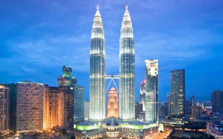 Petronas Towers - Kuala Lumpur - Malaysia - malaysia, petronas towers, asia, kuala lumpur