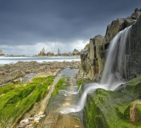 Amazing place - amazing, waterfall, sea, clouds