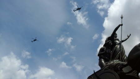 The War Horses - larisa kinnunen, helicopters, antti kinnunen, london