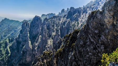 jagged mountain cliffs hdr - range, mist, hdr, cliffs, mountains, jagged