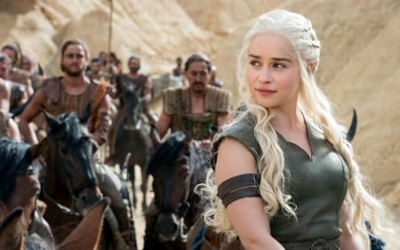 Emilia Clarke - emilia, shows, of thrones, 2016, game, clarke, tv, blood