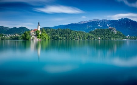 Relaxing landscape - lake, relaxing landscape, island, splendor, surface water, mountains, julian alps