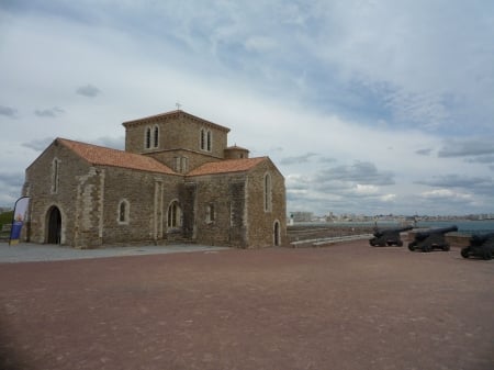 prieure st nicolas - prieure, ancient, france, sables, architecture