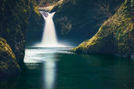 Punchbowl Falls, Oregon - river, water, rocks, cascade