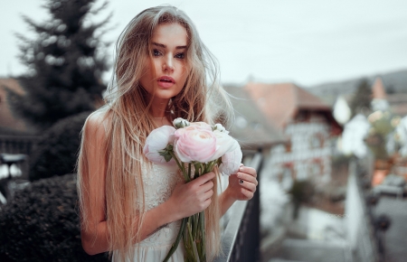 Pretty Face - flowers, woman, blond, model