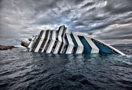 MS Costa Concordia - ocean, wreck, water, ms costa concordia, boat, underwater