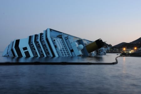 MS Costa Concordia - ocean, wreck, water, ms costa concordia, boat, underwater