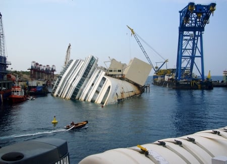 MS Costa Concordia - MS Costa Concordia, wreck, water, underwater, boat, ocean