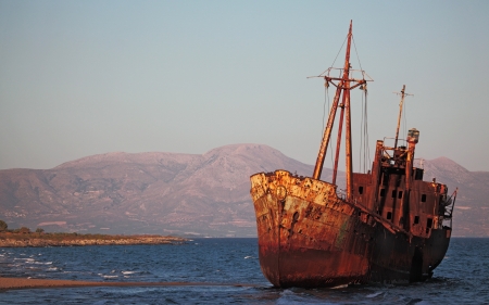 Dimitrios Ship Wreck - wreck, water, Dimitrios, ship, boat, ocean, marine