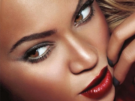 BEYONCE - FASHION, ACTRESS, SONGWRITER, SINGER