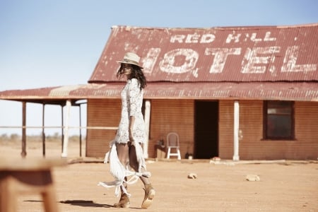 I Gotta Go! - girls, women, style, fun, models, female, cowgirl, fashion, hotel, boots, hats, outdoors, brunettes, western, desert