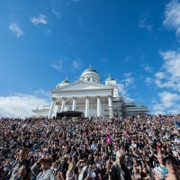 100 guitars from hell crowd.