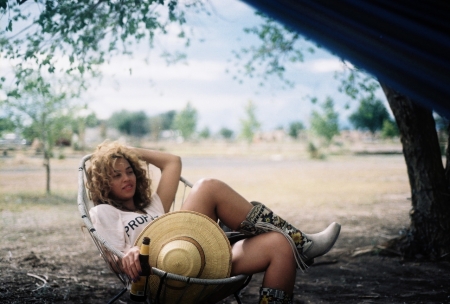 BEYONCE - FASHION, ACTRESS, SONGWRITER, SINGER