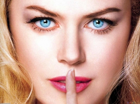 Nicole Kidman - woman, actress, nicole kidman, girl, eyes, face, blue, hand, blonde