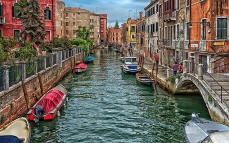 venice canal hdr - city, canal, bridge, boats, hdr