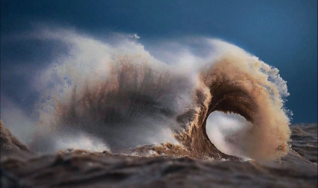 Lake Erie, Canada/USA - water, flood, stormy, waves