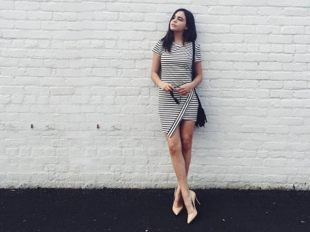 Bailee Madison - madison, actress, 2016, wallpaper, heels, bailee, model, legs, beautiful, bailee madison, dress