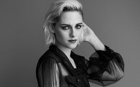 Kristen Stewart - woman, kristen stewart, actress, girl, bw, black, white, face, hand, blonde