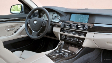 2012 BMW ActiveHybrid 5 - activehybrid 5, 2012, interior, tech, bmw