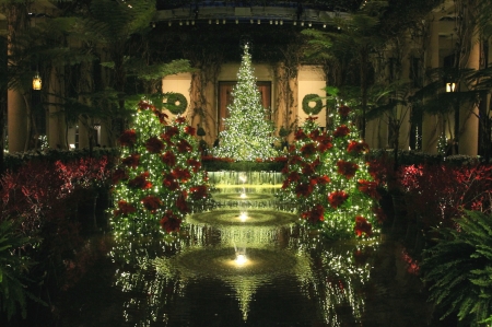 LONGWOODS CHRISTMAS BALLROOM - pennsylvia, room, ball, christmas, longwood