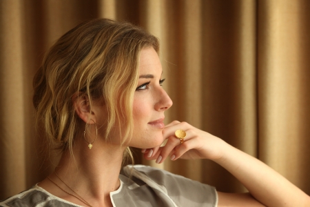 Emily VanCamp - woman, canadian, lady, actress, revenge, emily irene vancamp, model, emily vancamp, babe, blonde