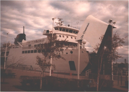 CHI-CHEEMAUN FERRY - snacks, vehicles, ferry, people