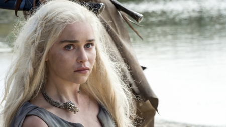 Daenerys Targaryen - emilia clarke, actresses, models, people, tv series, entertainment, daenerys targaryen, beautiful, game of thrones, celebrity