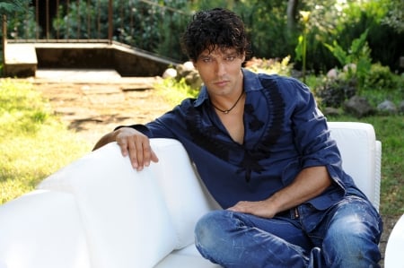 Gabriel Garko - gabriel garko, handsome, vara, sofa, jeans, summer, man, blue, actor