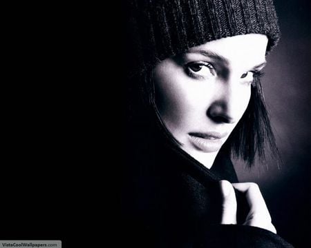 Natalie Portman - cool, hat, portman, coat, black, natalie portman, natalie