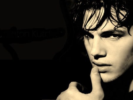 ashton kutcher - cinema, model, tv, black and white, movies