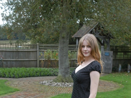 Rachel Hurd-Wood - English, blonde, tree, actress, babe, lady, woman, model, Rachel Hurd Wood