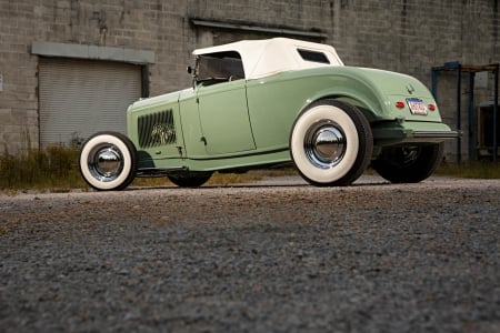 32-Ford-Highboy-Roadster - classic, hotrod, whitewalls, green