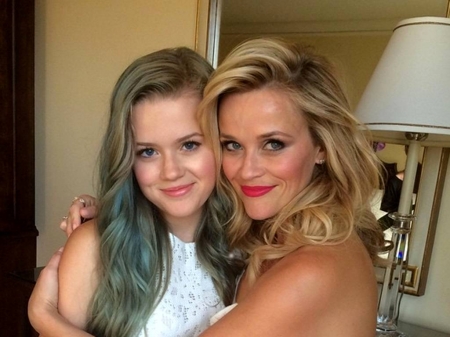 Reese Witherspoon & Daughter Ava Phillippe