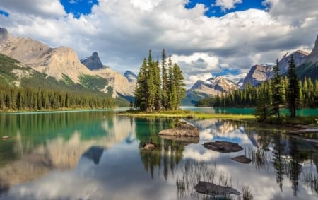 lake in mountains