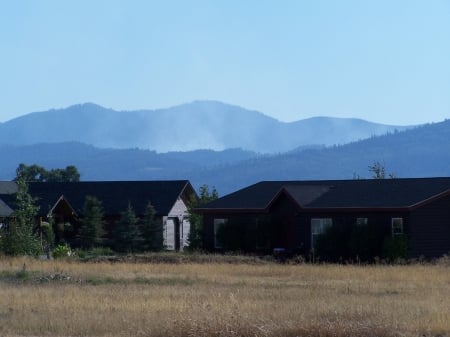 Tie Canyon Fire seen from Fox Creek, Idaho - Air Quality, Mountains, Firefighting, Sky