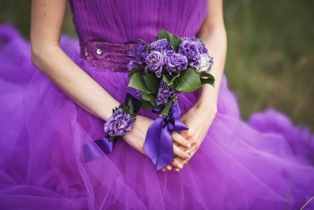 Purple bouquet - hand, purple, dress, girl, flower, bouquet, pink