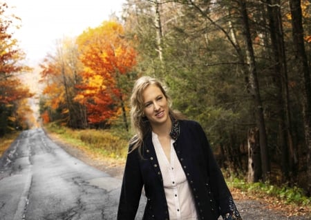 Cowgirl Ana Egge.. - style, girls, western, women, road, models, ranch, outdoors, cowgirl, country music, fun, female, trees, autumn, blondes, fashion