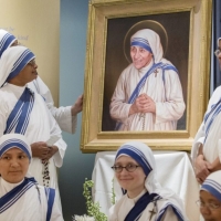 Mother Teresa and her daughters