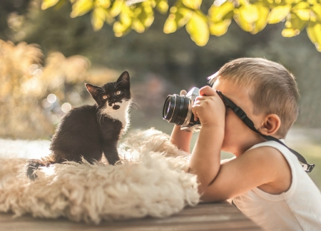 Little diva - child, funny, black, kitten, copli, white, photographer, camera, boy, cute, diva