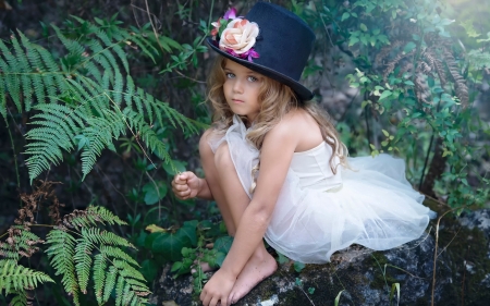 Little girl - hat, girl, leaf, child, copil, white, pink, green, little, flower, dress