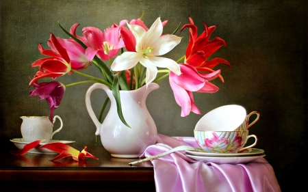 LILLIES - VASE, CUPS AND SAUCERS, FLOWERS, PETALS