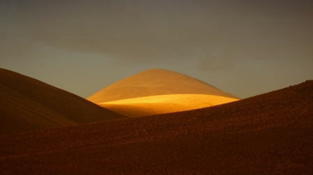 Golden Sunlight - sunlight, nature, sunrise, andes, dessert, golden, sand, mountain