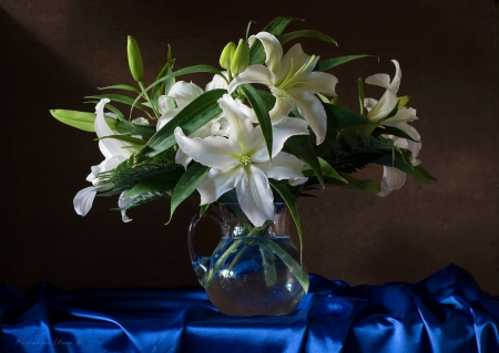 LILLIES - vase, still life, petals, abstract