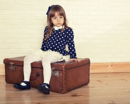 little girl - dainty, pretty, Photography, pink, pure, child, fair, face, nice, bonny, kid, childhood, Princess, set, beauty, baby, hair, Belle, comely, white, cute, wallpaper, people, studio, blonde, bag, old, DesktopNexus, sightly, beautiful, girl, cool, lovely, sweet, little, adorable