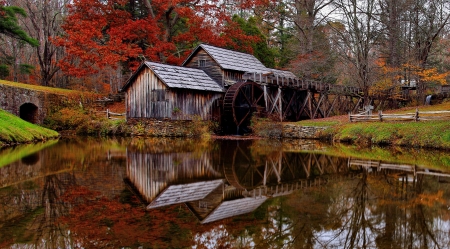 Mabry mill in autumn