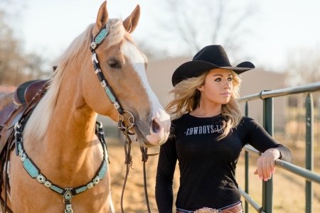 Cowgirl and Her Horse - fence, horse, hat, cowgirl, blonde