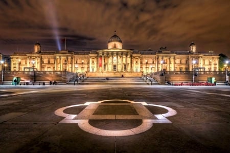 Shape in Front of the National Gallery, London - famous, building, england, city, hdr, old