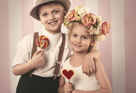 Sweethearts - hat, couple, girl, copil, wreath, rose, candy, children, boy, pink, valetnine, red, sweet, flower, lollipop