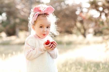 Little girl - strawberry, hand, girl, fruit, cute, little, copil, child