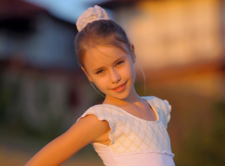 little girl - dainty, pretty, pink, pure, child, fair, princess, face, nice, bonny, kid, childhood, beauty, baby, Hair, Belle, comely, white, sunset, cute, wallpaper, people, blonde, sun, DesktopNexus, sightly, beautiful, photography, girl, lovely, sweet, smile, little, adorable, Standing